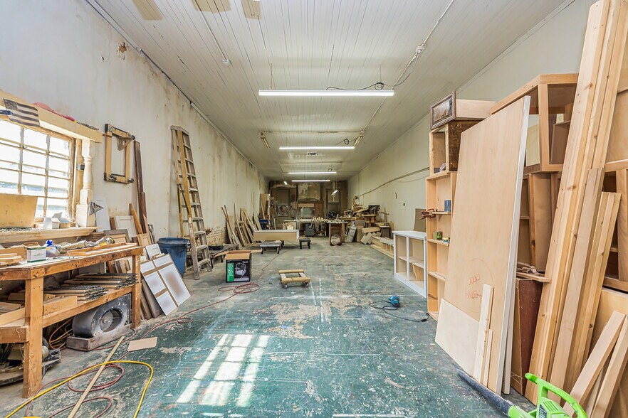 More Photos Of 11 Hunter st, Senoia Storefront For Sale