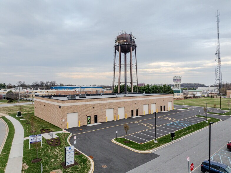 More Photos Of 410 Diamond State Blvd, Middletown Light Distribution For Lease