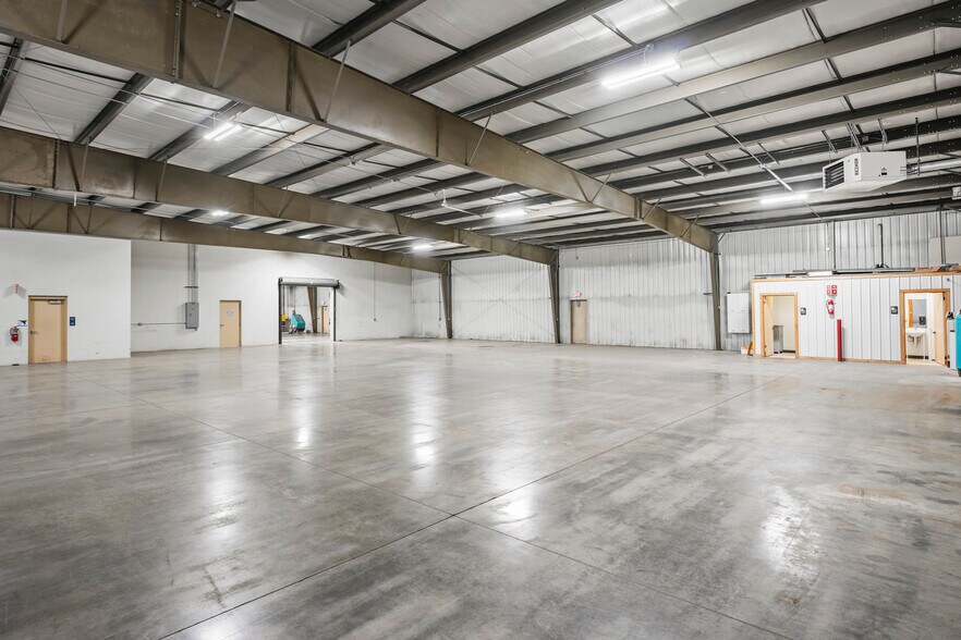 More Photos Of 4811 Curtis Rd, Dodgeville Warehouse For Sale