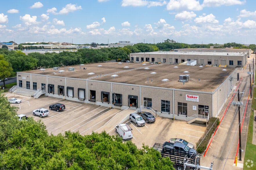 More Photos Of 9416 Neils Thompson Dr, Austin Unknown For Lease