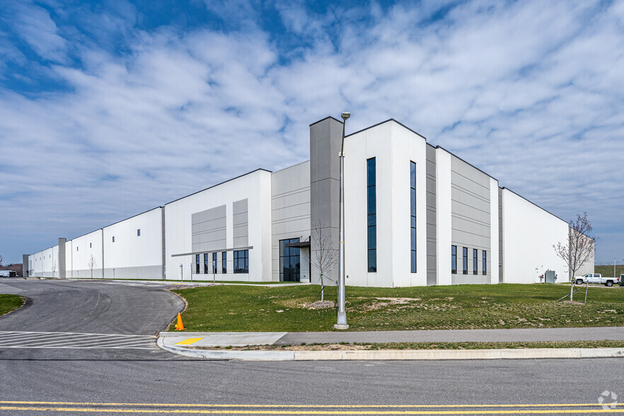 Primary Photo Of 1000 Blue Sky Ln, Coraopolis Warehouse For Lease