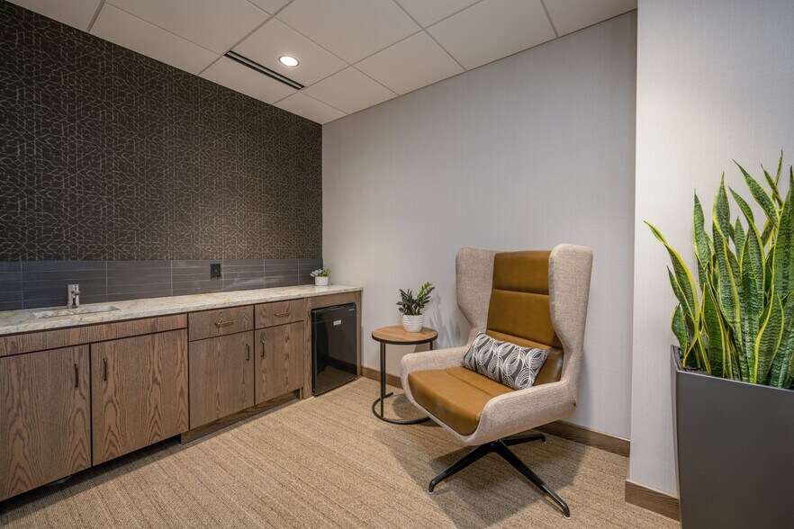 More Photos Of 3470 Peachtree Rd NE, Atlanta Coworking Space