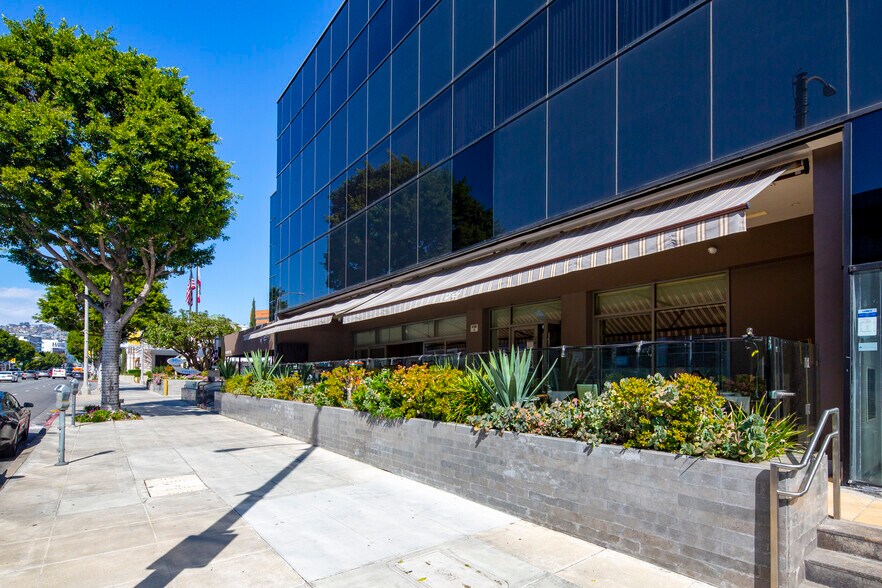 More Photos Of 50 N La Cienega Blvd, Beverly Hills Coworking Space