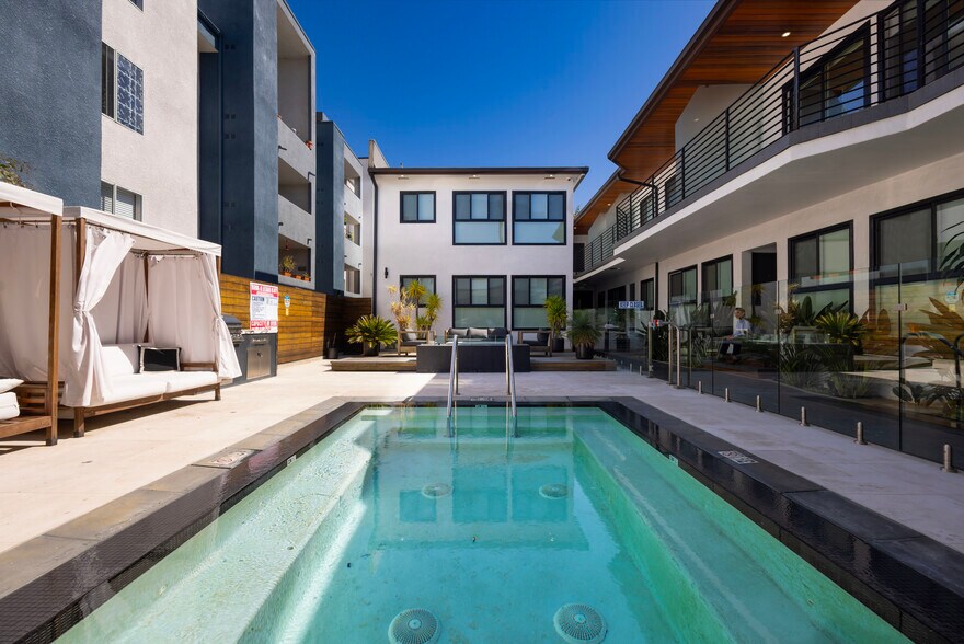 More Photos Of 1267 N Laurel Ave, West Hollywood Apartments For Sale