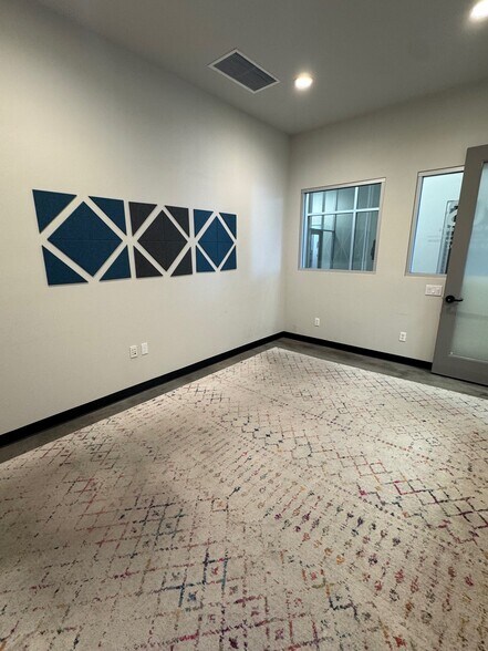 Primary Photo Of 28009 Smyth Dr, Santa Clarita Office For Lease