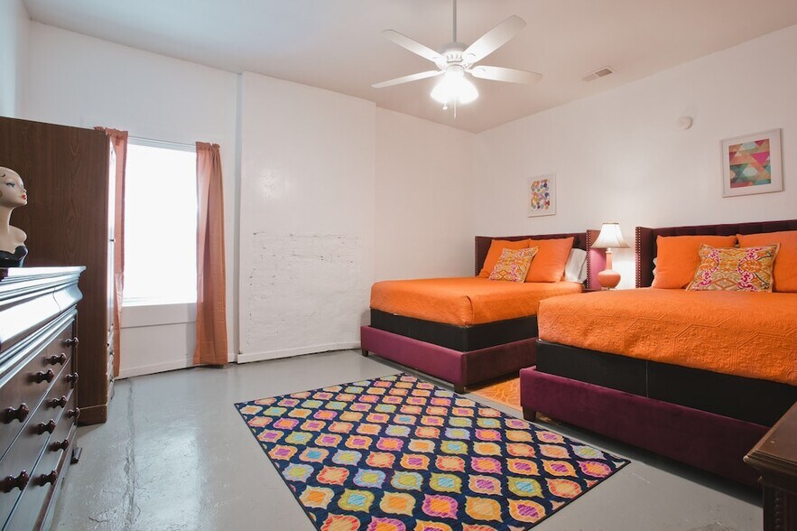 More Photos Of 179 Vance Ave, Memphis Office For Sale