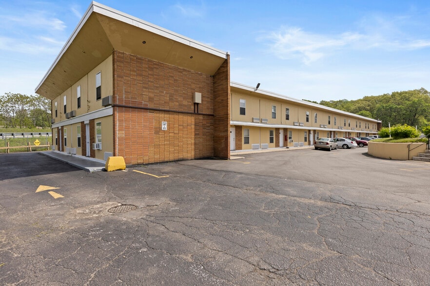 More Photos Of 6200 Melton Rd, Gary Hotel For Sale