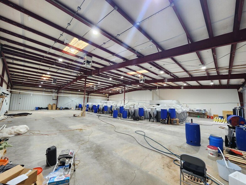 More Photos Of 425 S Main St, Coolidge Manufacturing For Lease