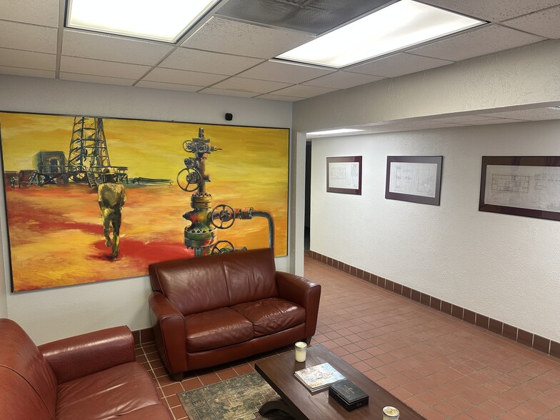 More Photos Of 500 W Ohio Ave, Midland Office For Sale