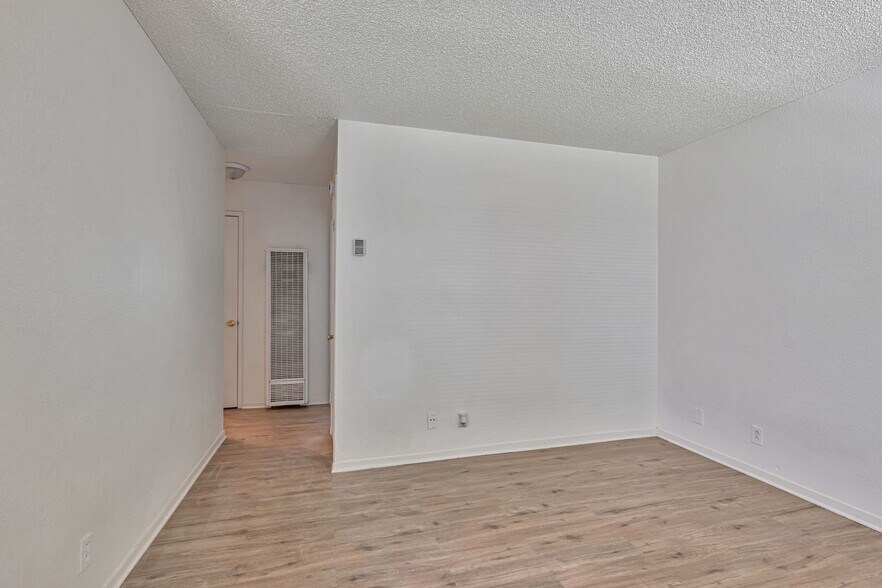 More Photos Of 360 N Calaveras St, Fresno Apartments For Sale