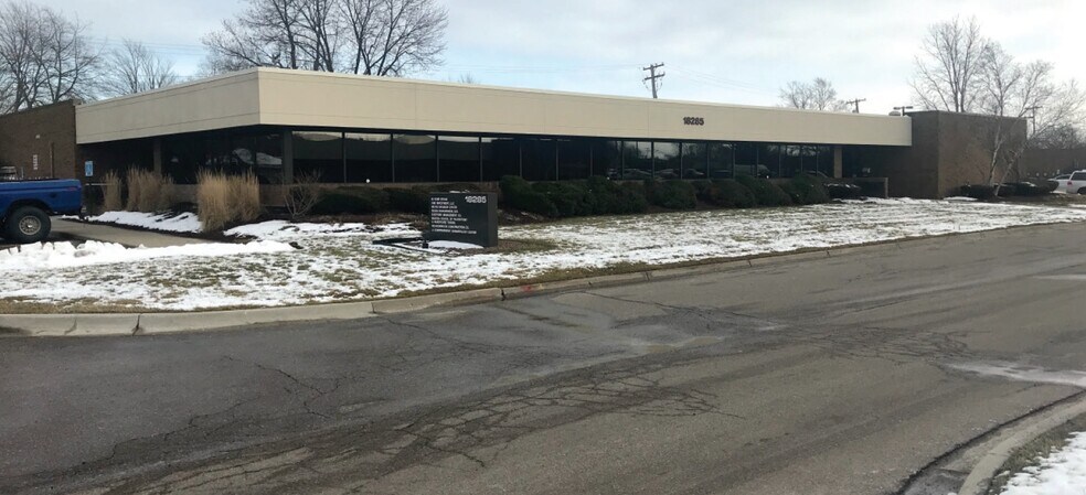 More Photos Of 18285 E 10 Mile Rd, Roseville Medical For Lease