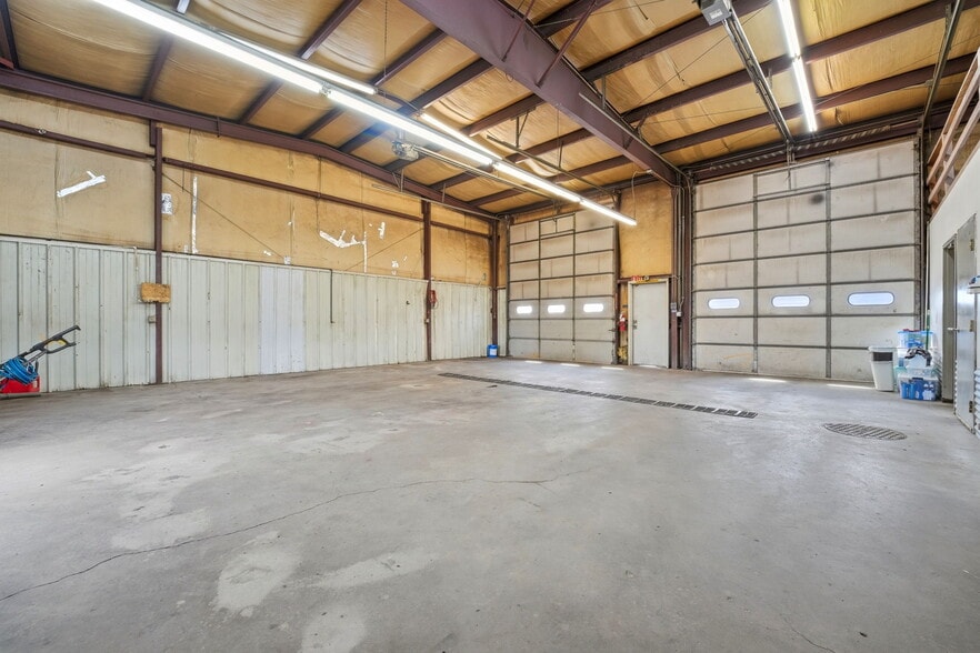 More Photos Of 3435 Kimball Cir, Colorado Springs Service For Lease