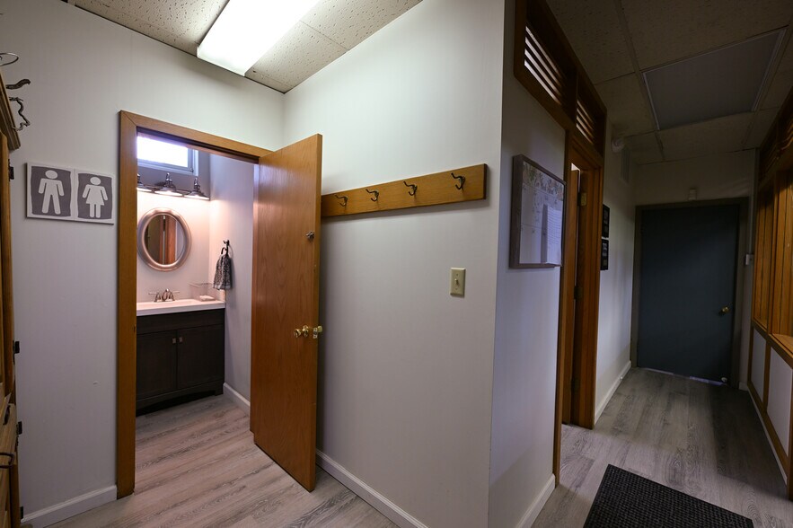 More Photos Of 4434 Wadsworth Rd, Norton Freestanding For Sale