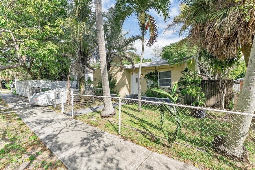 More Photos Of , Fort Lauderdale Unknown For Sale