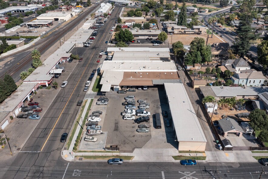 More Photos Of 421-425 N E St, Madera Auto Repair For Lease