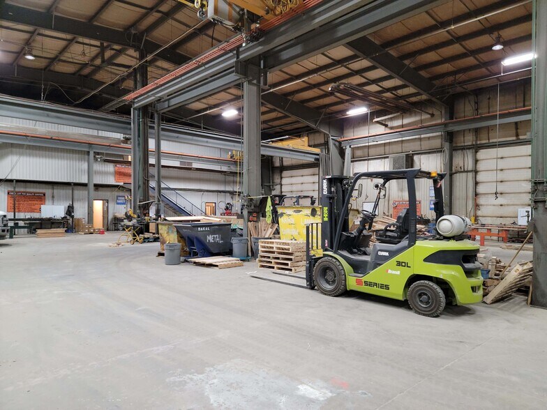 More Photos Of 2315 5a St, Nisku Manufacturing For Lease