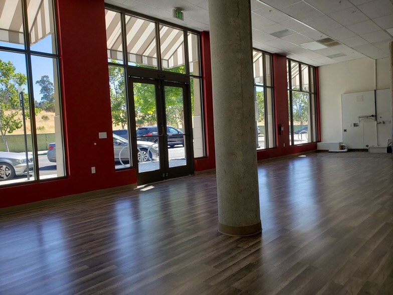 More Photos Of 1375-1411 Sycamore Ave, Hercules Unknown For Lease