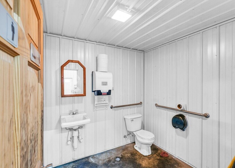 More Photos Of 507 S Tanner St, Rantoul Auto Repair For Sale