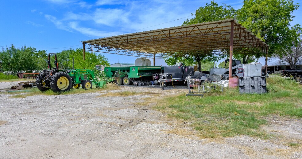 More Photos Of 931 W FM 78, Marion Land For Sale