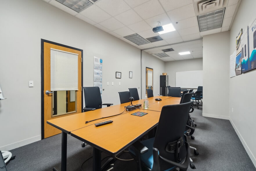 More Photos Of 450 Wando Park Blvd, Mount Pleasant Manufacturing For Lease