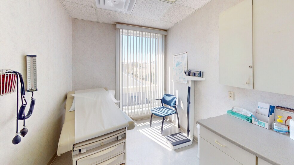 More Photos Of 189 Quincy St, Brockton Medical For Sale