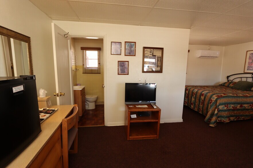 More Photos Of 410 Fremont St, Tombstone Hotel For Sale