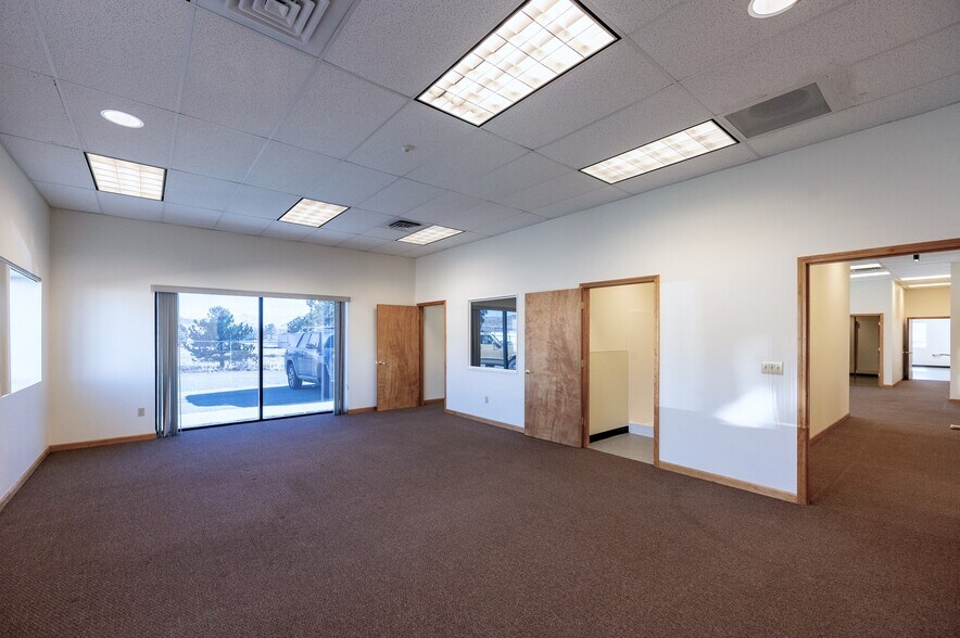 More Photos Of 93696 Highway 70, Chilcoot Warehouse For Lease