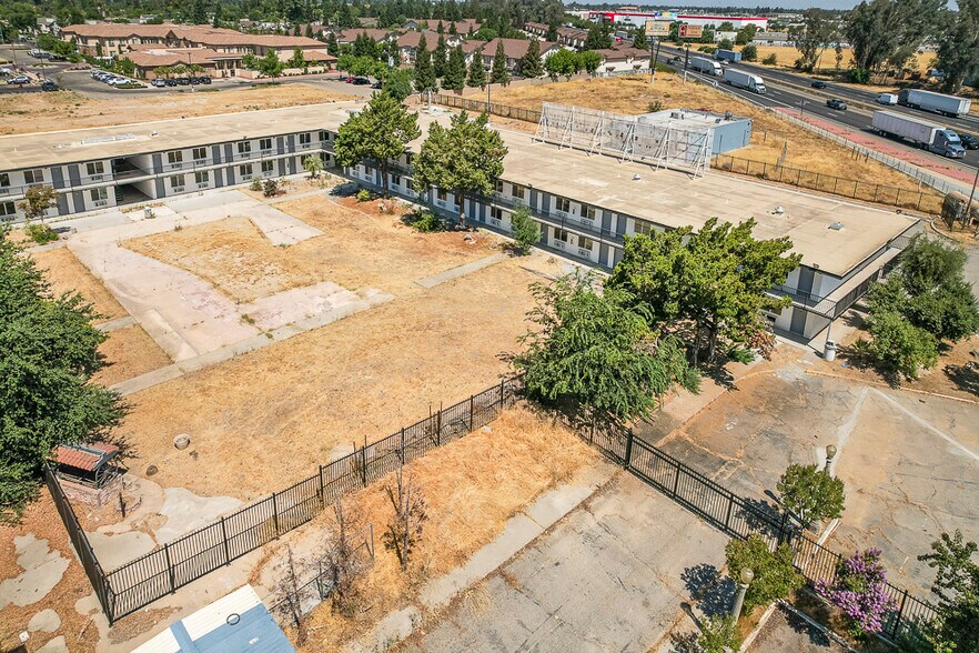 More Photos Of 4278 W Ashlan Ave, Fresno Apartments For Sale