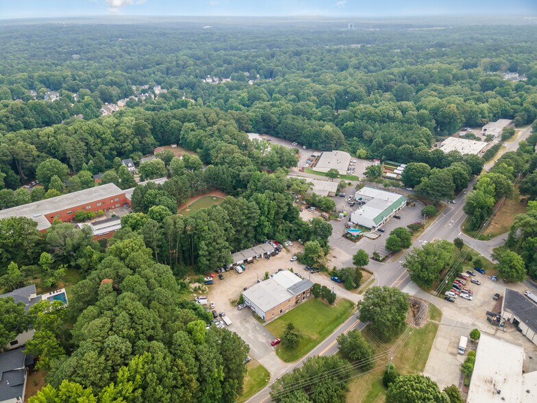 More Photos Of 8360 Chapel Hill Rd, Cary Auto Repair For Sale