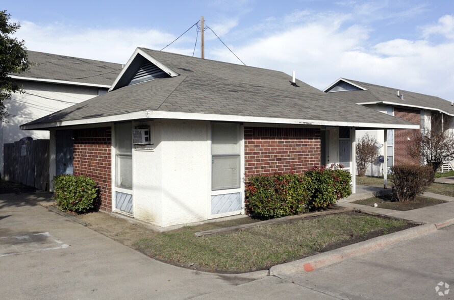 More Photos Of 200 N Hickory Hill Rd, Royse City Apartments For Sale