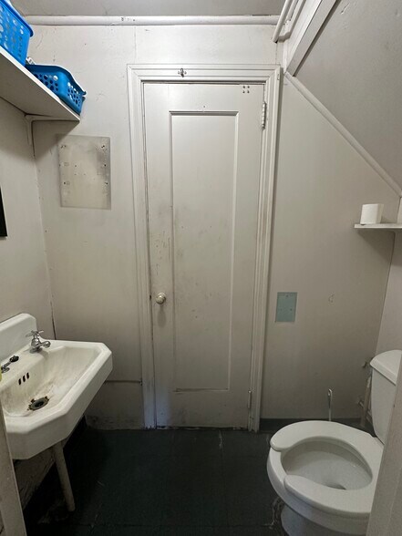 More Photos Of 3824 4th Ave, Beaver Falls Service For Sale