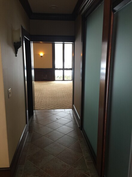 More Photos Of 10 Boice Rd, Hyde Park Medical For Sale