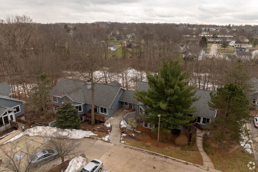 More Photos Of 4833 Darrow Rd, Stow Office For Lease