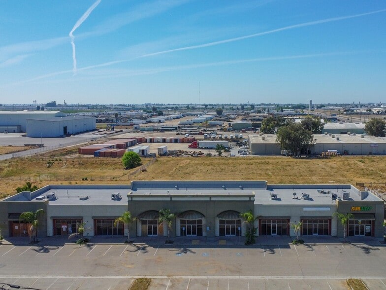 More Photos Of 2621 S Chestnut Ave, Fresno Freestanding For Sale