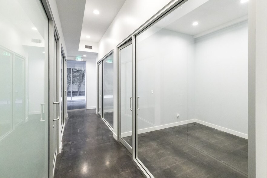 More Photos Of 6829 Lankershim Blvd, North Hollywood Medical For Lease