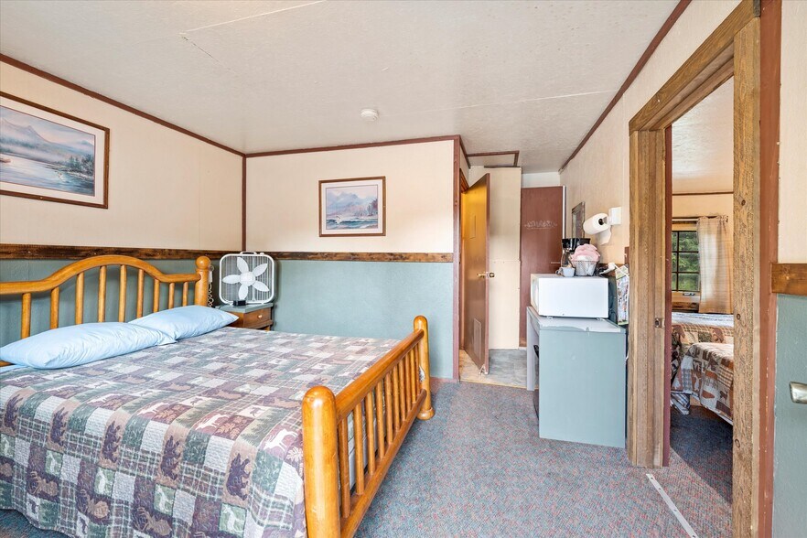 More Photos Of 7000 Graves Creek Rd, Lolo Bar For Sale