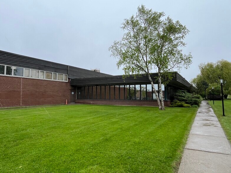 More Photos Of 913 Brock Rd, Pickering Warehouse For Lease