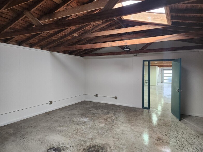 More Photos Of 106 Standard St, El Segundo Light Manufacturing For Lease