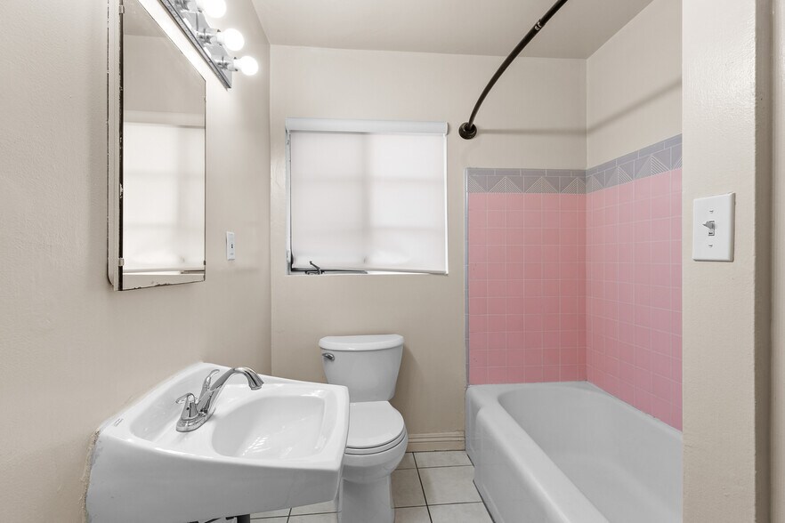 More Photos Of 123-129 N Jackson St, Glendale Apartments For Sale