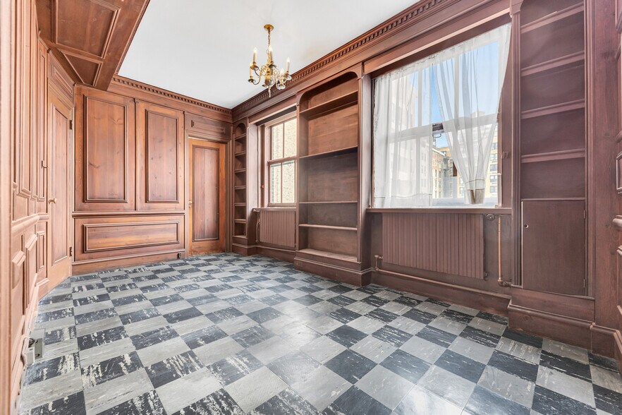 More Photos Of 115 E 61st St, New York Medical For Sale