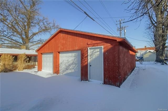 More Photos Of 256 S Water St, Marine City Storefront Retail Residential For Lease