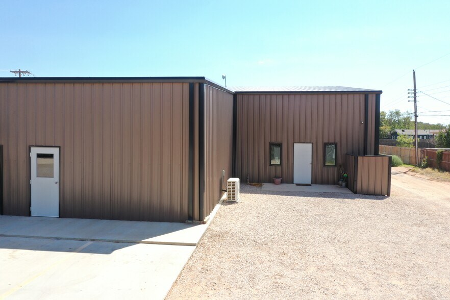 More Photos Of 1215 NW 1st Plz, Andrews Restaurant For Sale