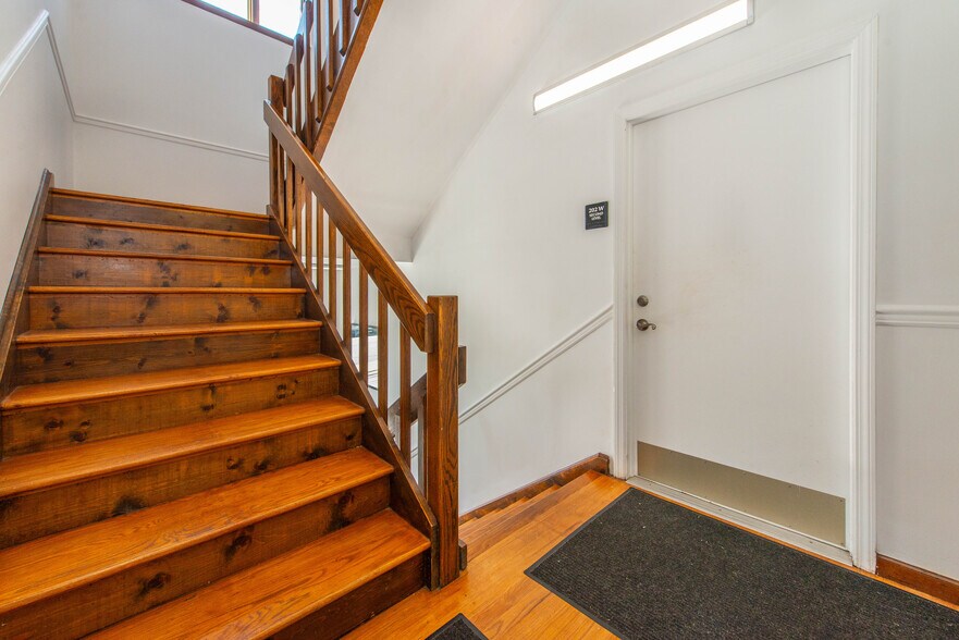 More Photos Of 16 Chestnut St, Emerson Medical For Lease