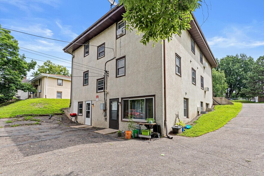 More Photos Of 4220 4th St NE, Columbia Heights Apartments For Sale