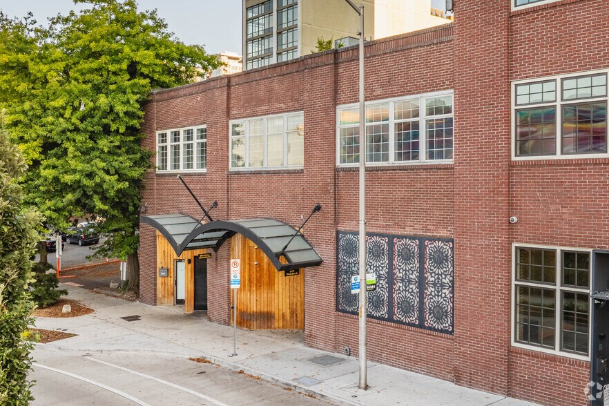 More Photos Of 2218-2220 Western Ave, Seattle Office For Lease