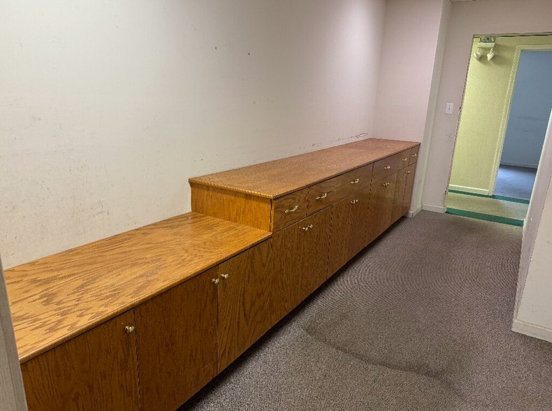 More Photos Of 103 Industrial Park Dr, Perry Distribution For Lease