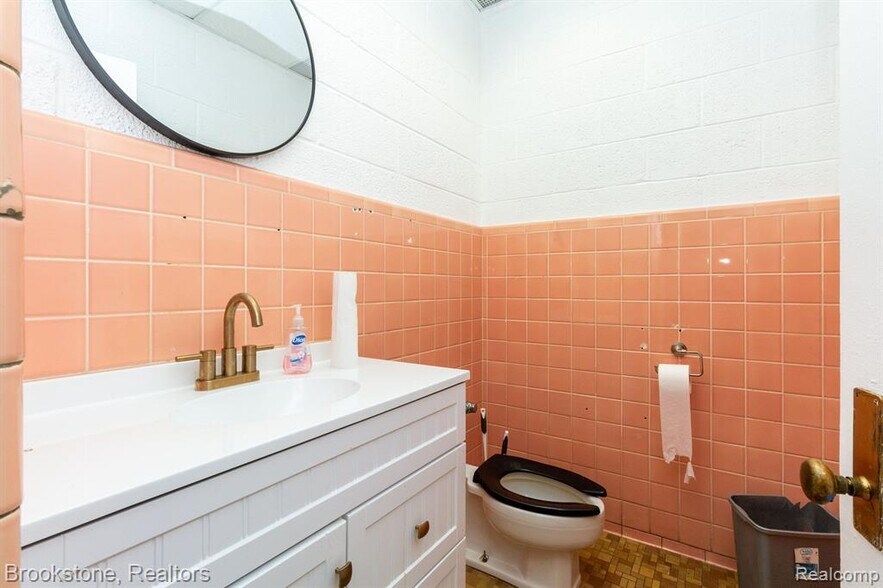 More Photos Of 22021 Memphis Ave, Warren Lodge Meeting Hall For Sale