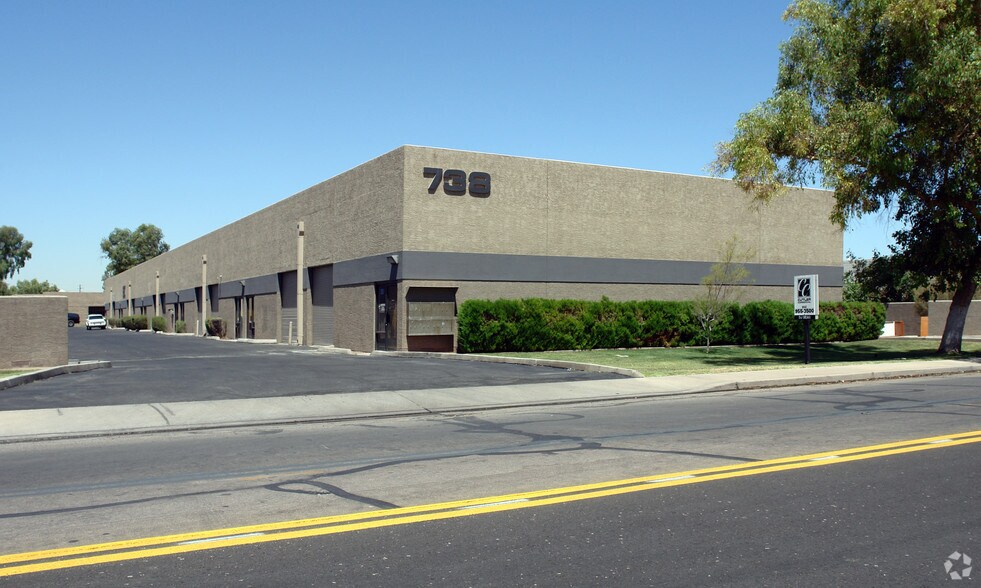 More Photos Of 738 S Perry Ln, Tempe Warehouse For Lease