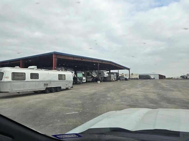 More Photos Of 10777 Highway 183 S, Austin Warehouse For Lease