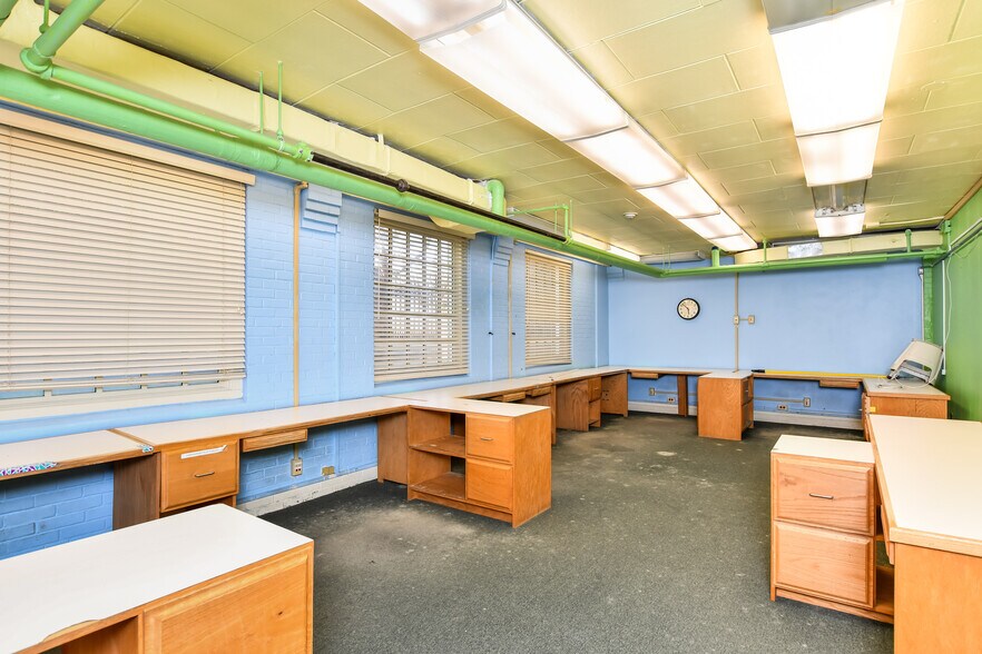 More Photos Of 429 N Main St, Greenville Office Residential For Sale